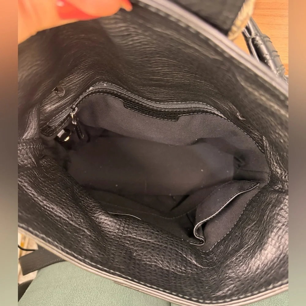 Bvlgari Leather Leoni Tote/Crossbody Bag - Picture 13 of 16